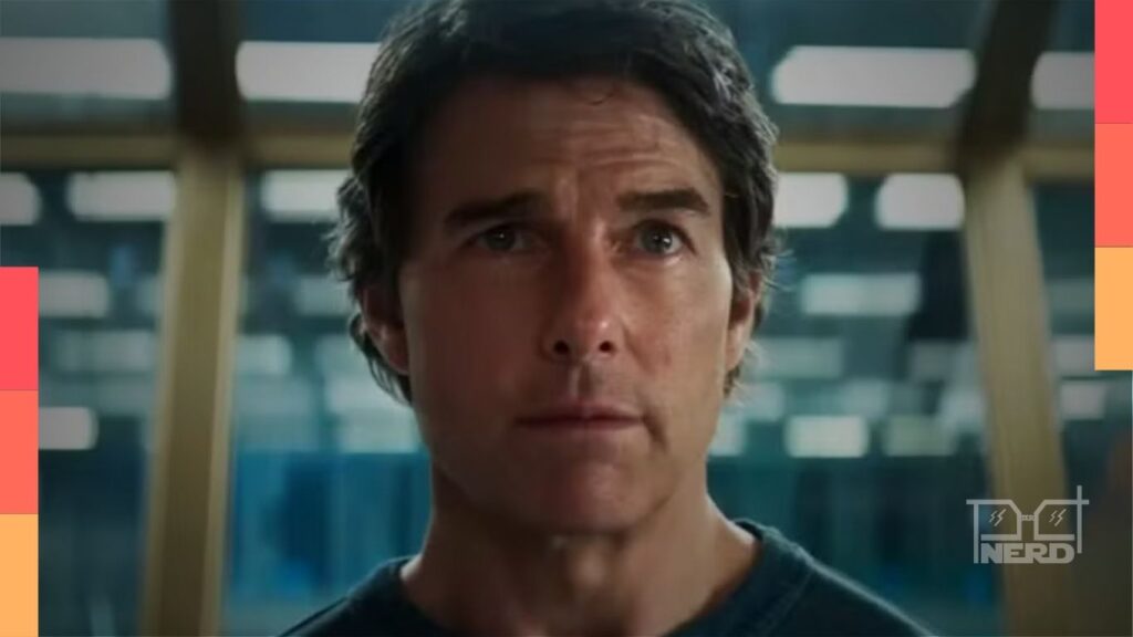 Tom Cruise como Ethan Hunt pendurado em uma cena de ação em Missão Impossível 8