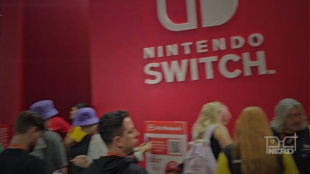 Estande da Nintendo na Gamescom Latam 2025 com visitantes jogando títulos do Switch
