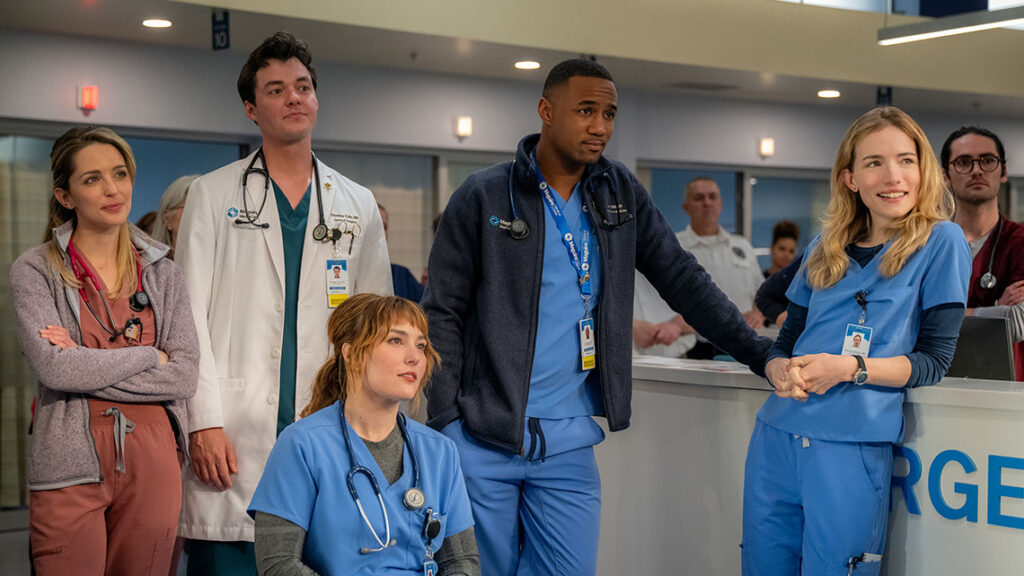 Elenco de Pulso em cena no hospital Maguire Medical Center