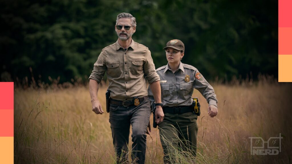 Mulher assistindo à nova série Indomável na Netflix