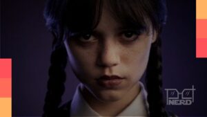 Montagem de pôsteres das séries Wandinha, Sandman e Eu Nunca, destacando lançamentos de agosto na Netflix