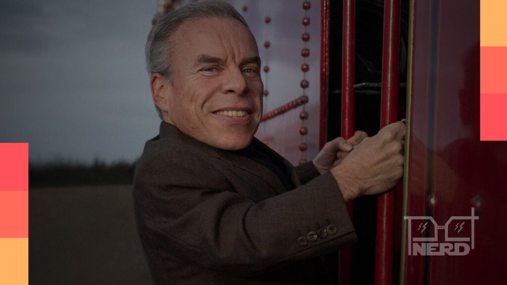 Warwick Davis como Filius Flitwick na série da HBO