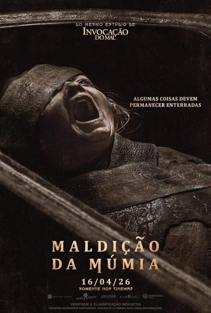 alternativo da imagem: Sombras em uma casa isolada com silhuetas misteriosas no terror claustrofóbico de Maldição da Múmia.