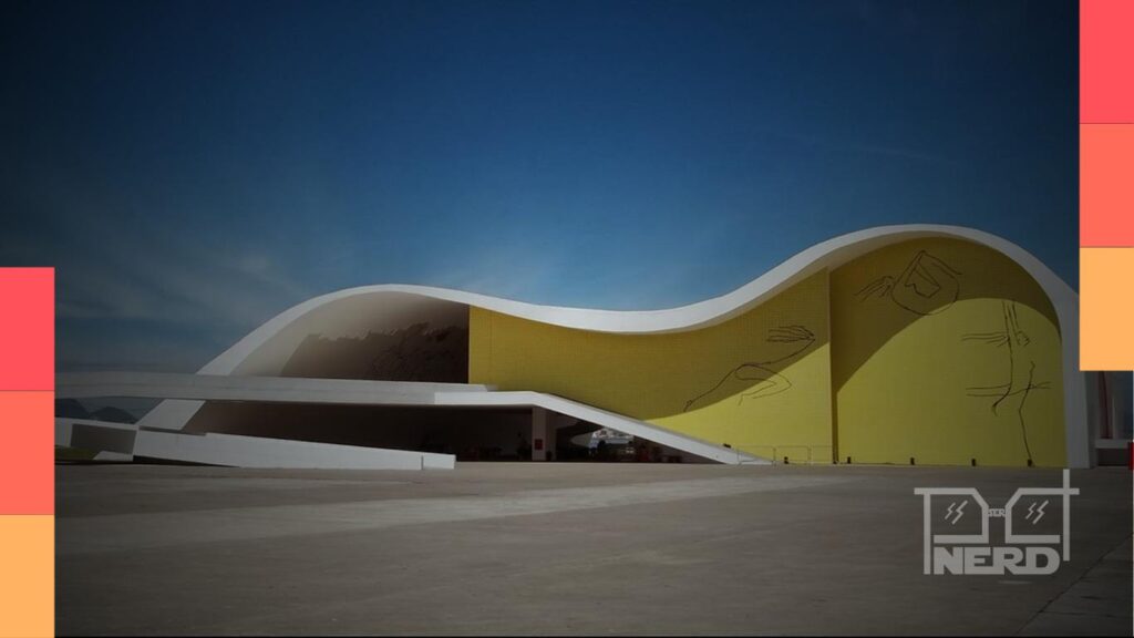 Público geek em um evento de cosplay com temática de anime e pop asiático no Teatro Popular Oscar Niemeyer em Niterói