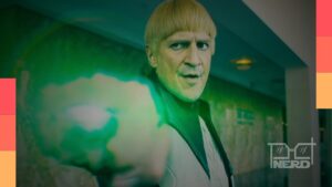 Nathan Fillion interpretando Guy Gardner em Lanterna Verde em Lanternas, série com chegada prevista para agosto