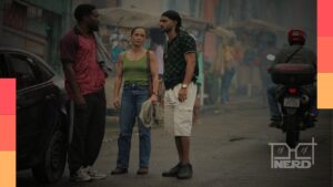Yahya Abdul-Mateen II e Alice Braga em cena da série de ação Homem em Chamas da Netflix, ambientada no Rio de Janeiro