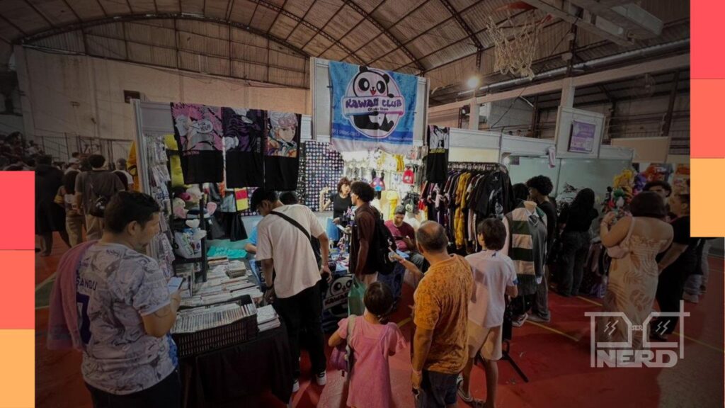 Público geek em evento com cosplay e área gamer no Anime Geek DoomsDAY em Belém no dia 3 de maio