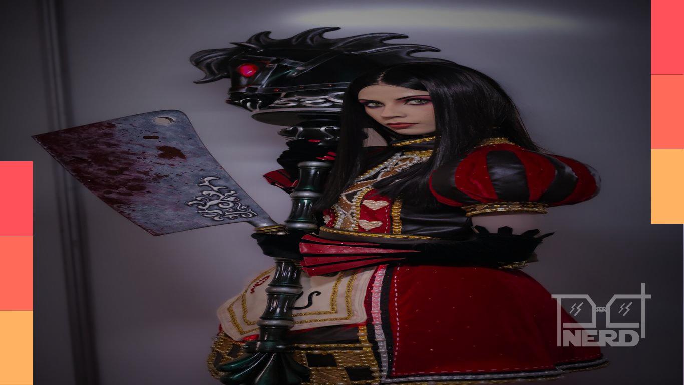 Público em evento de anime com cosplay e palco musical no Museu Nacional da República durante o Anime Summit