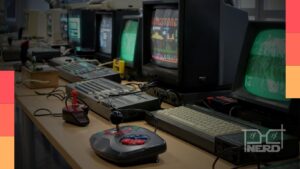 Ilustração com um controle antigo e um jogo remasterizado, sugerindo nostalgia e releitura de clássicos
