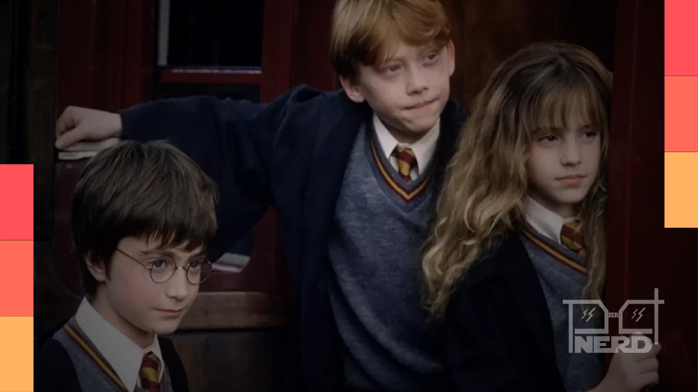 Ilustração de Harry Potter e um headset, simbolizando o podcast oficial da HBO Max revisitando os filmes