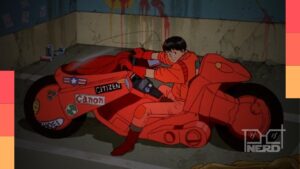 Ilustração de Neo-Tóquio e motos em estilo cyberpunk do filme Akira, destacando a volta aos cinemas em versão restaurada 4K.