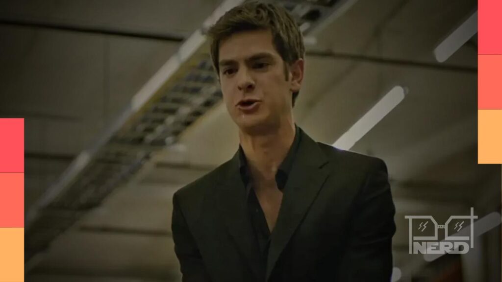 Cena promocional de Artificial com Andrew Garfield interpretando Sam Altman e clima de bastidor corporativo