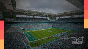 Torcida e bandeiras de Colômbia e Portugal com o Hard Rock Stadium ao fundo em Miami durante a Copa do Mundo