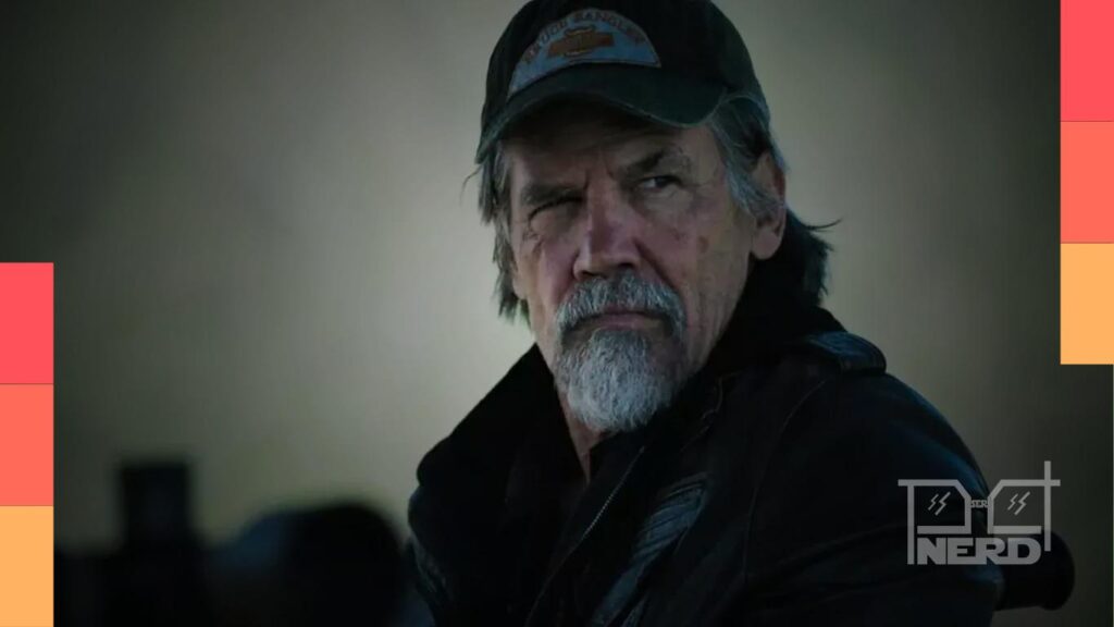 Josh Brolin em set discutindo com a produção durante gravações de Ponto Sem Retorno