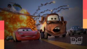 Cena de Carros 2 com Relâmpago McQueen e Mate em clima de espionagem