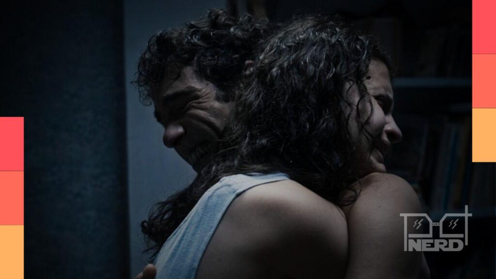 Cena sombria de Alpha, filme de Julia Ducournau, com atmosfera de pânico e transformação em mármore