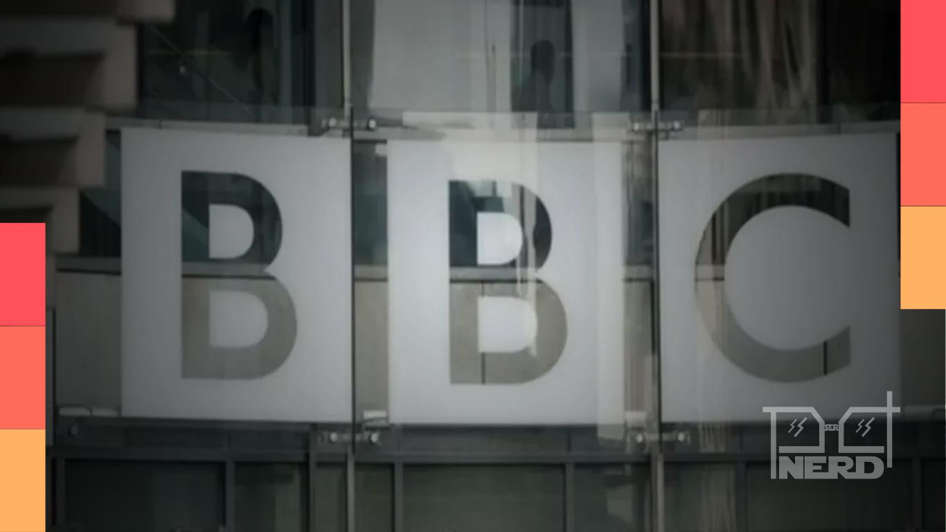 Imagem ilustrativa da BBC com alerta de cortes no orçamento e programação de séries