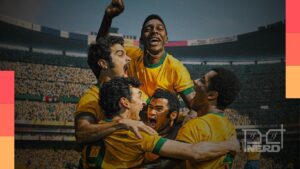 Imagem temática de Copa do Mundo e cinema, com uma bola de futebol e elementos de filmagem representando realidade e ficção