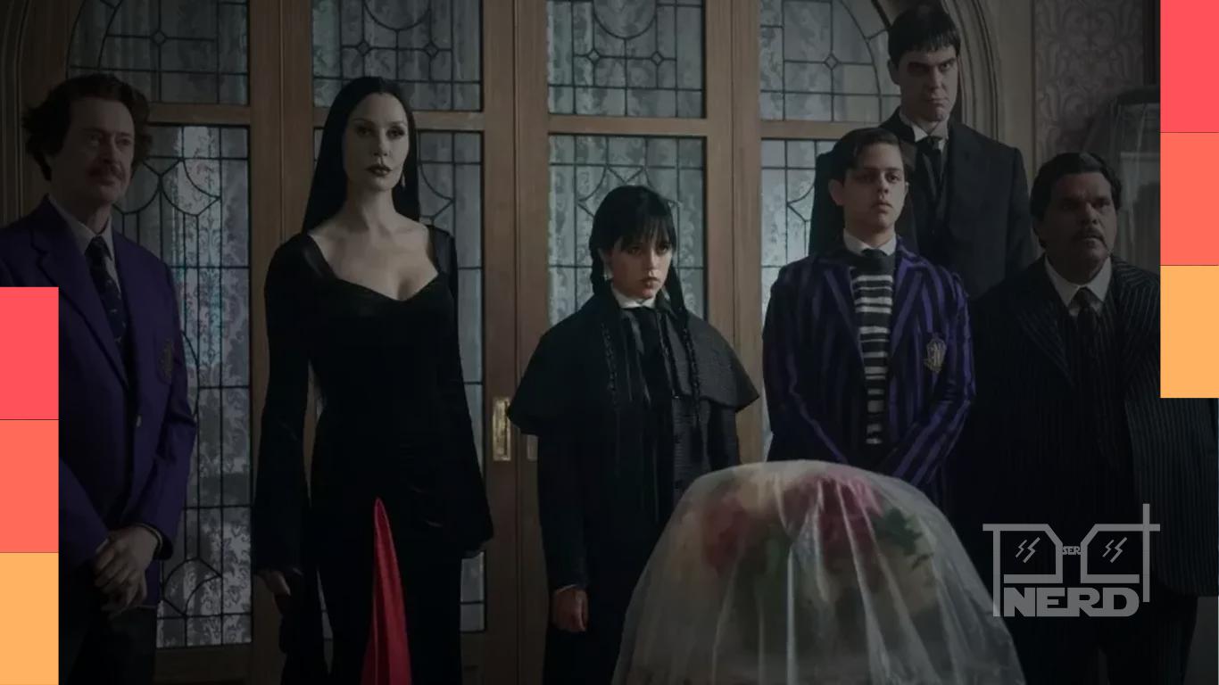 Atriz Eva Green durante produção de Wandinha, com referência ao acidente e hospitalização