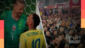 Otakus assistindo a partida do Brasil em telões durante o Anime Friends 2026