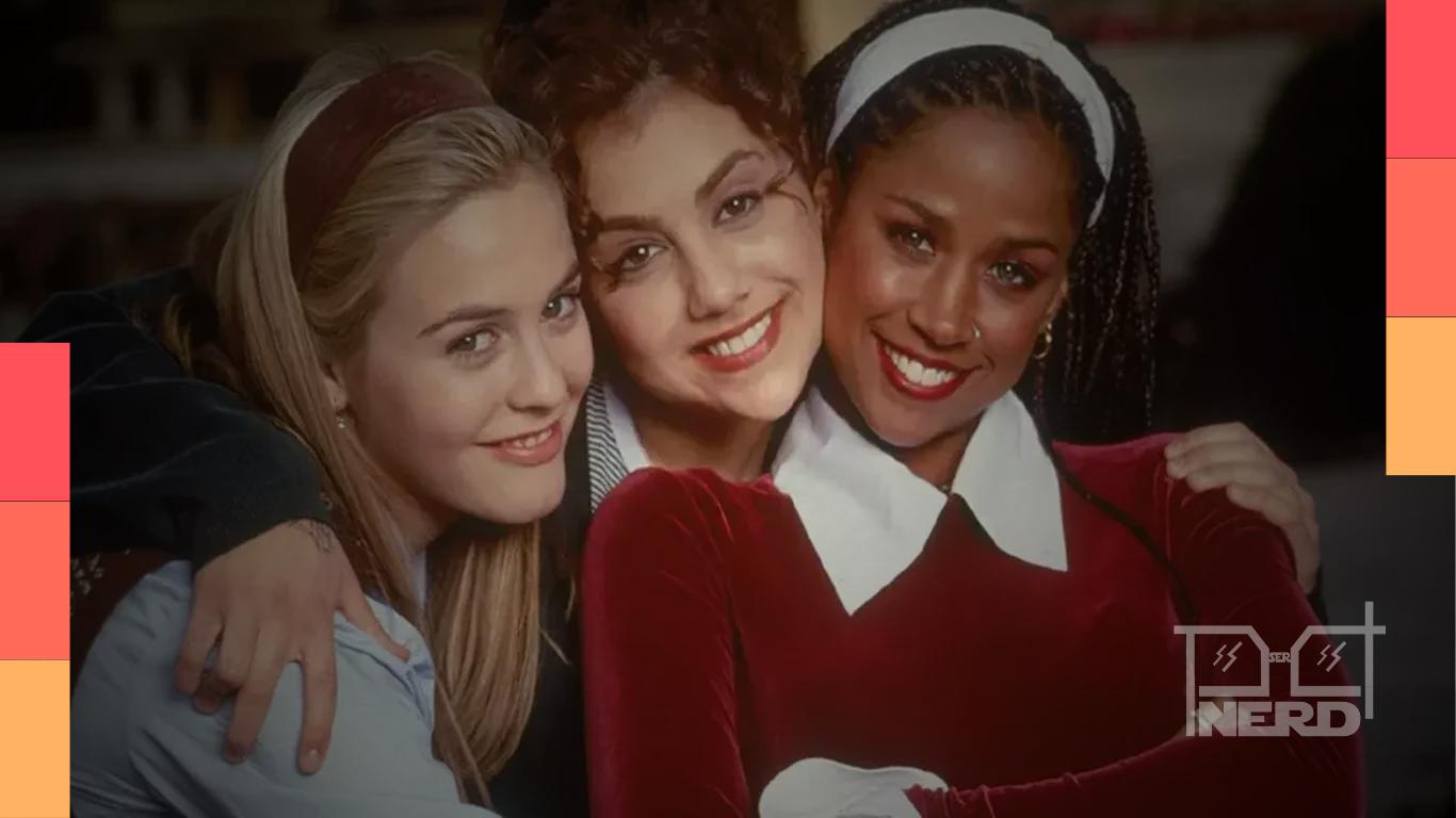 Alicia Silverstone como Cher Horowitz em As Patricinhas de Beverly Hills, com notícia da minissérie sequência no Paramount+