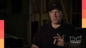 Kevin Feige falando sobre surpresas no painel da Marvel na San Diego Comic-Con 2026 e retorno ao Hall H