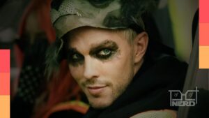 Nicholas Hoult e Zoë Kravitz em ação no filme Como Roubar Um Banco adiado para novembro