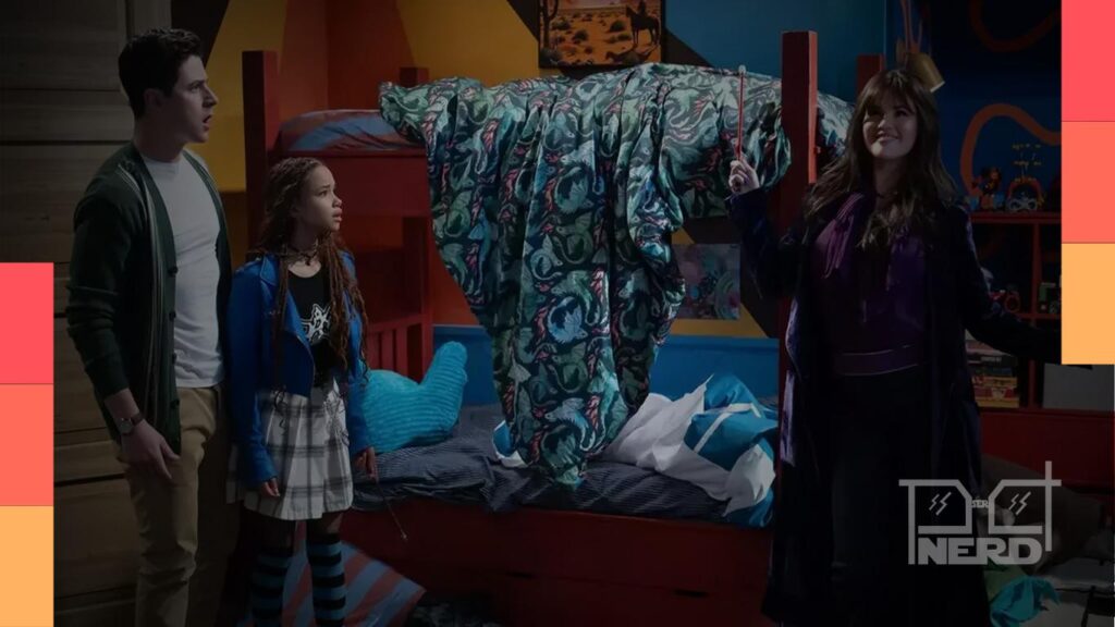 Pôster de Os Feiticeiros Além de Waverly Place anunciando os episódios finais em agosto no Disney Channel e no Disney+