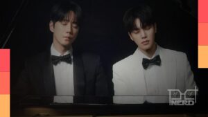 Song Kang e Lee Jun-young aparecem sentados juntos ao piano no pôster de Four Hands