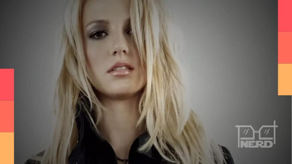 Britney Spears em destaque com menção à adaptação de A Mulher em Mim para cinebiografia com Liz Meriwether e Jon M. Chu