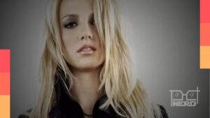 Britney Spears em destaque com menção à adaptação de A Mulher em Mim para cinebiografia com Liz Meriwether e Jon M. Chu