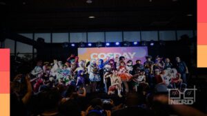 Público geek em evento de cosplay no Parque Shopping Bahia com programação do Cosday