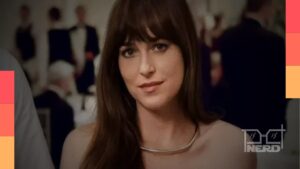 Dakota Johnson interpretando Marilyn Monroe em curta dirigido por Maggie Gyllenhaal, com Ellen Burstyn como outra versão da atriz