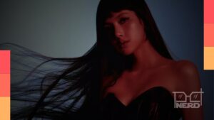 Lisa do BLACKPINK anuncia o single “SaWaDiKa” e o EP “PRESS PLAY”, com teaser do projeto solo