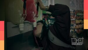 Midori Francis em Insaciável lembra a cena mais nojenta, chamada de “Minha medalha de honra”