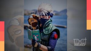 Pessoa fantasiada de Kakashi Hatake na Niterói Expo Geek no Caminho Niemeyer, evento gratuito com mais de 50 atrações e 60 horas de programação
