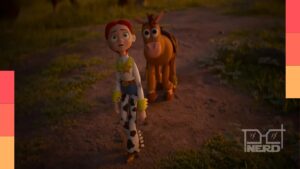 Taylor Swift em destaque enquanto toca o piano no videoclipe de “I Knew It, I Knew You” associado a Toy Story 5