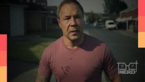 Stephen Graham em divulgação, confirmado no elenco de Fogo Contra Fogo 2