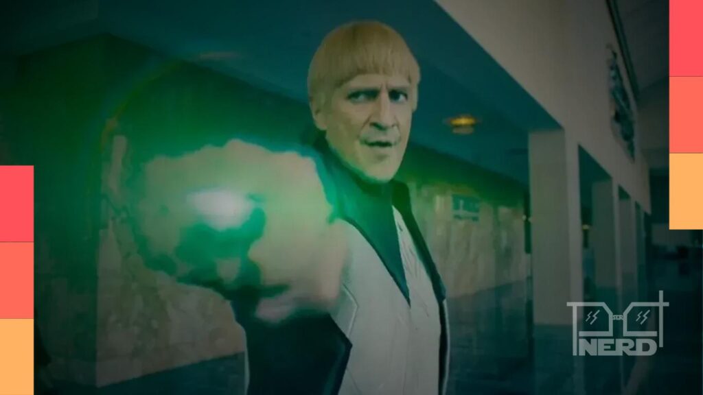 Nathan Fillion interpretando Guy Gardner em Lanternas, com foco no personagem e no clima da série