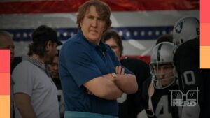 Nicolas Cage como John Madden no filme Madden, cinebiografia sobre o lendário técnico da NFL