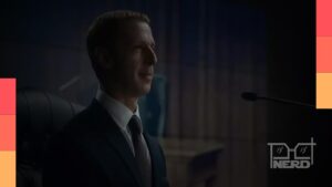 Jeremy Strong como Mark Zuckerberg em cena de O Outro Lado das Redes