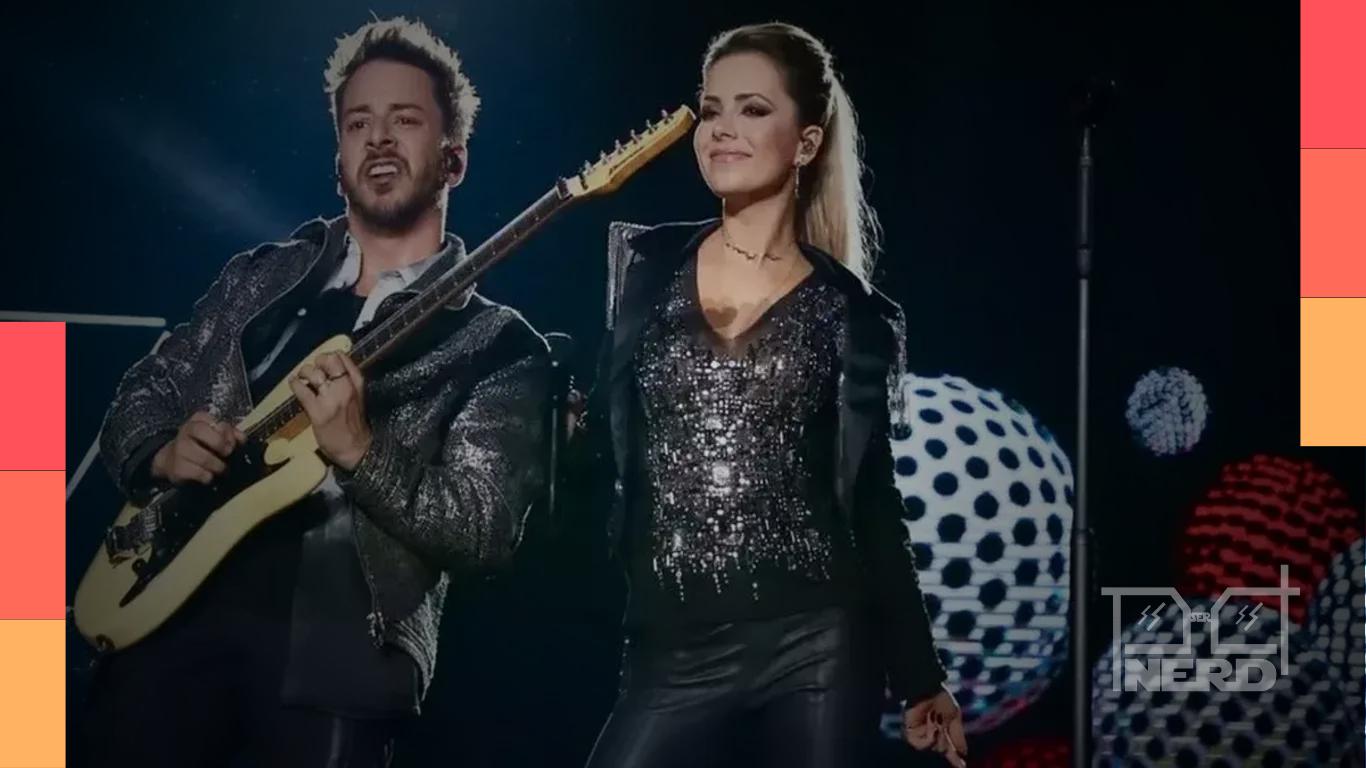 Sandy e Junior durante apresentação juntos