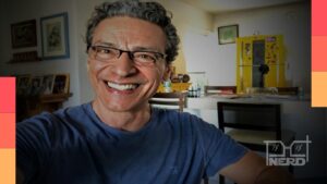 Luiz Carlos Vasconcelos caracterizado como Belchior em cena do filme Viver é Melhor que Sonhar