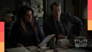 Cartaz e elenco de Black Bird: Taron Egerton e Paul Walter Hauser, com referência ao retorno ao Top 10 na Apple TV