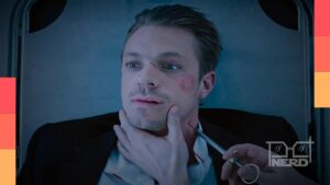 Joel Kinnaman aparece em cena de Altered Carbon, série cyberpunk neo-noir disponível na Netflix
