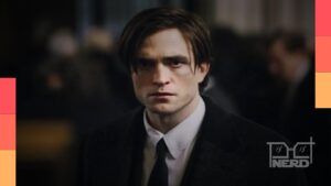Homem vestido como Senhor Frio em cena imaginada de The Batman II, com Gotham em clima de inverno