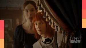 Mulher retratada como Lizzie Borden e referência ao caso de 1892 com ambiente de época