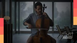 Pedro Pascal como Alex Serian no drama musical Behemoth: Uma Vida Composta em Peças