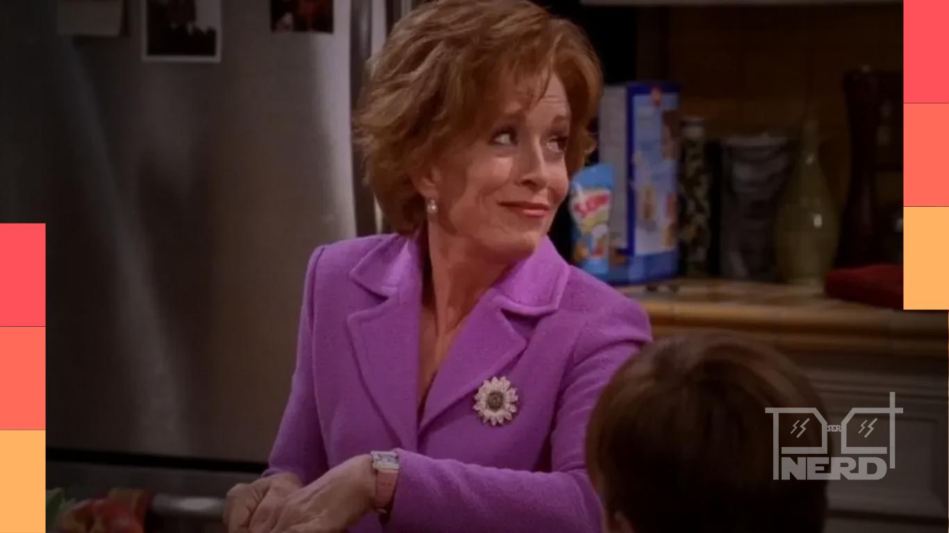 Holland Taylor interpreta Evelyn Harper na série Two and a Half Men