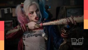 Margot Robbie caracterizada como Arlequina em filme da DC